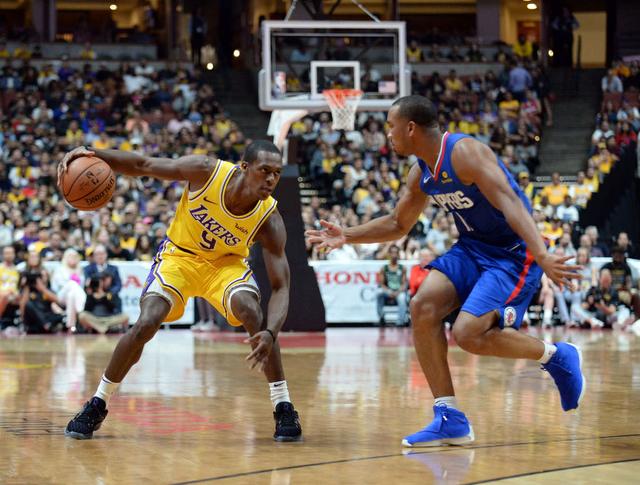  申京组织进攻激活全队火力，火箭主场爆冷击败快船